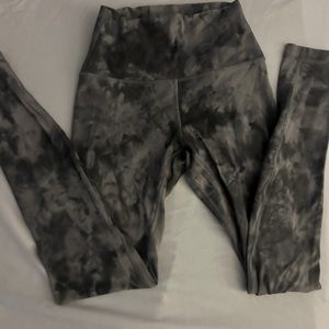 Lululemon Size 4 pattern leggings